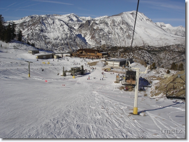 June Mountain mid-lodge, looking back from Chair 6.
